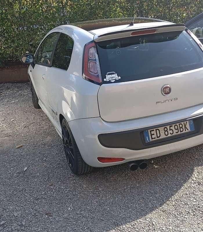 Usata Fiat Grande Punto Sport 120 CV (88 kW) 2010 Utilitaria