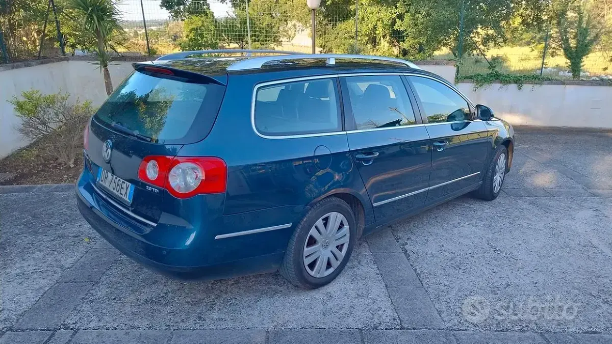 Usata VW Passat 140 CV (102 kW) 2008 Blu Station wagon