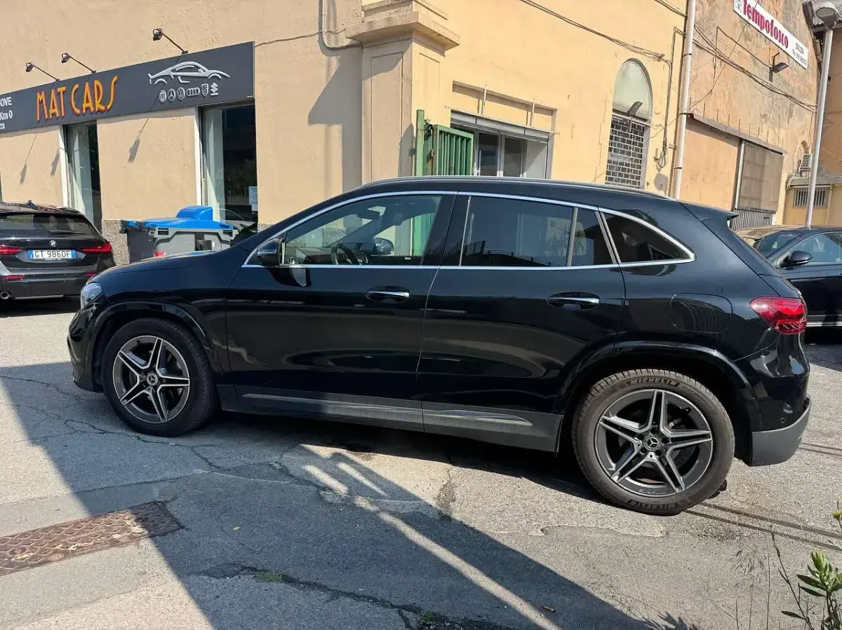 Usata Mercedes GLA200 AMG Line Premium Plus 150 CV (110 kW) 2024 Nero SUV
