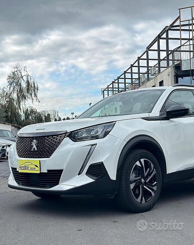 Usata Peugeot 2008 Allure 110 CV (80 kW) 2022 Bianco SUV