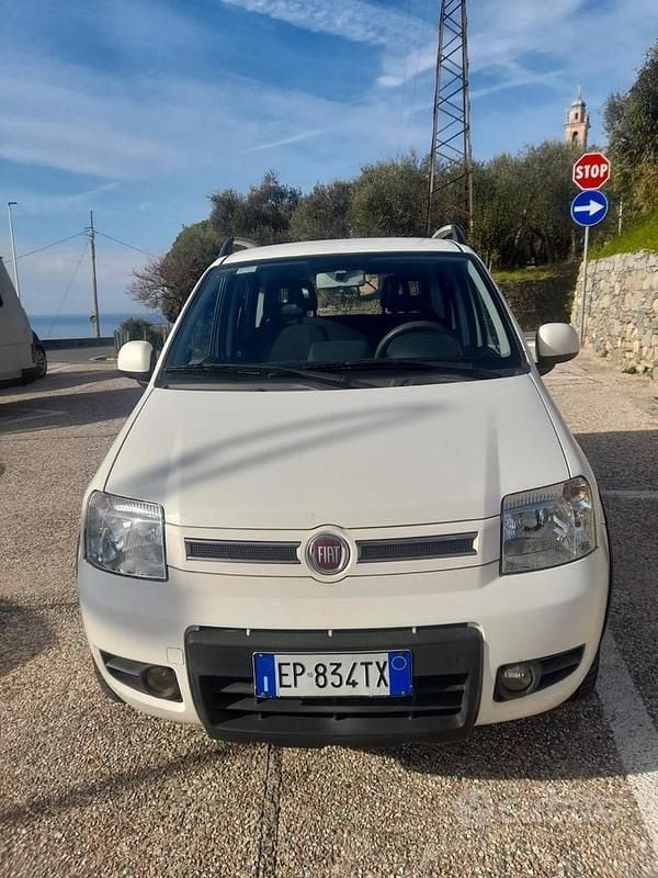 Usata Fiat Panda 4x4 Climbing 75 CV (55 kW) 2012 Bianco Utilitaria