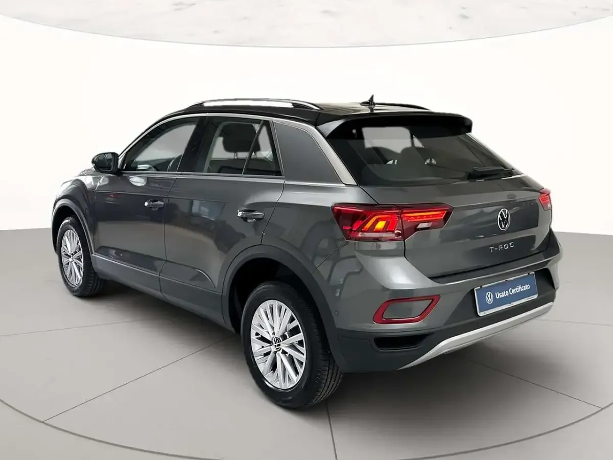 Usata VW T-Roc Life 116 CV (85 kW) 2025 Indium grey metallizzato nero SUV