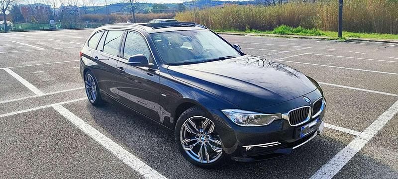Usata BMW 320 Luxury Line 184 CV (135 kW) 2015 Station wagon