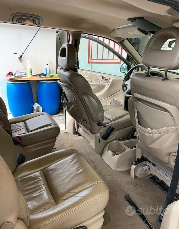Usata Chrysler Voyager 2003 Nero Monovolume