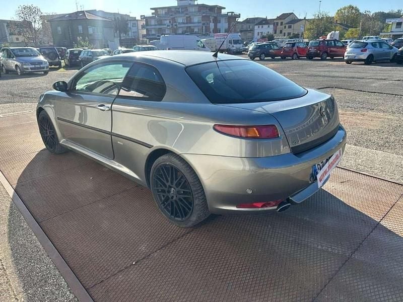 Usata Alfa Romeo GT Progression 140 CV (102 kW) 2005 Grigio scuro Coupé