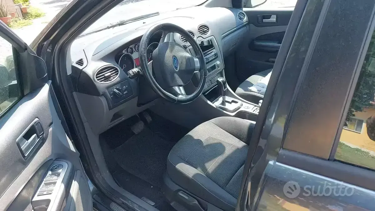 Usata Ford Focus 136 CV (100 kW) 2010 Grigio Station wagon