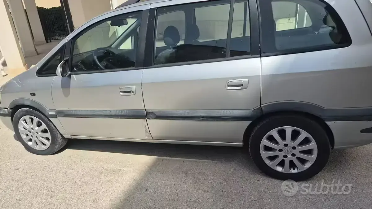 Usata Opel Zafira 125 CV (91 kW) 2003 Monovolume