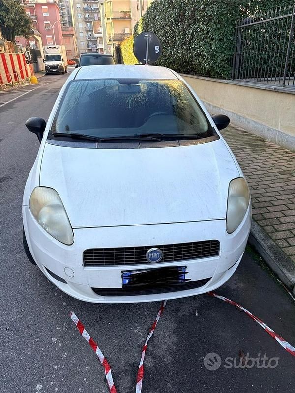 Usata Fiat Grande Punto 77 CV (56 kW) 2006 Bianco Utilitaria
