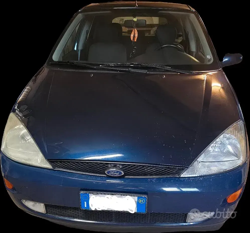 Usata Ford Focus 116 CV (85 kW) 2001 Blu Berlina