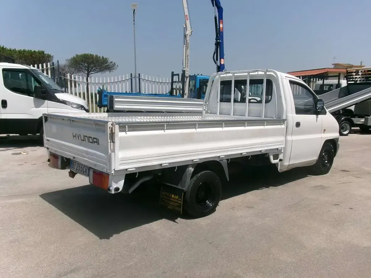Usata Hyundai H-1 99 CV (72 kW) 2002 Bianco Monovolume