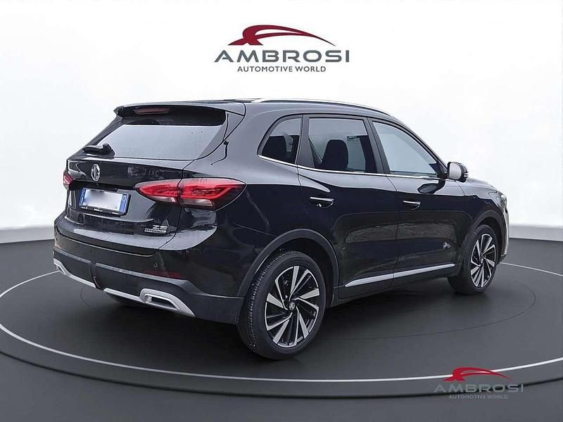 Usata MG ZS Luxury 268 CV (197 kW) 2024 Diamond red Berlina