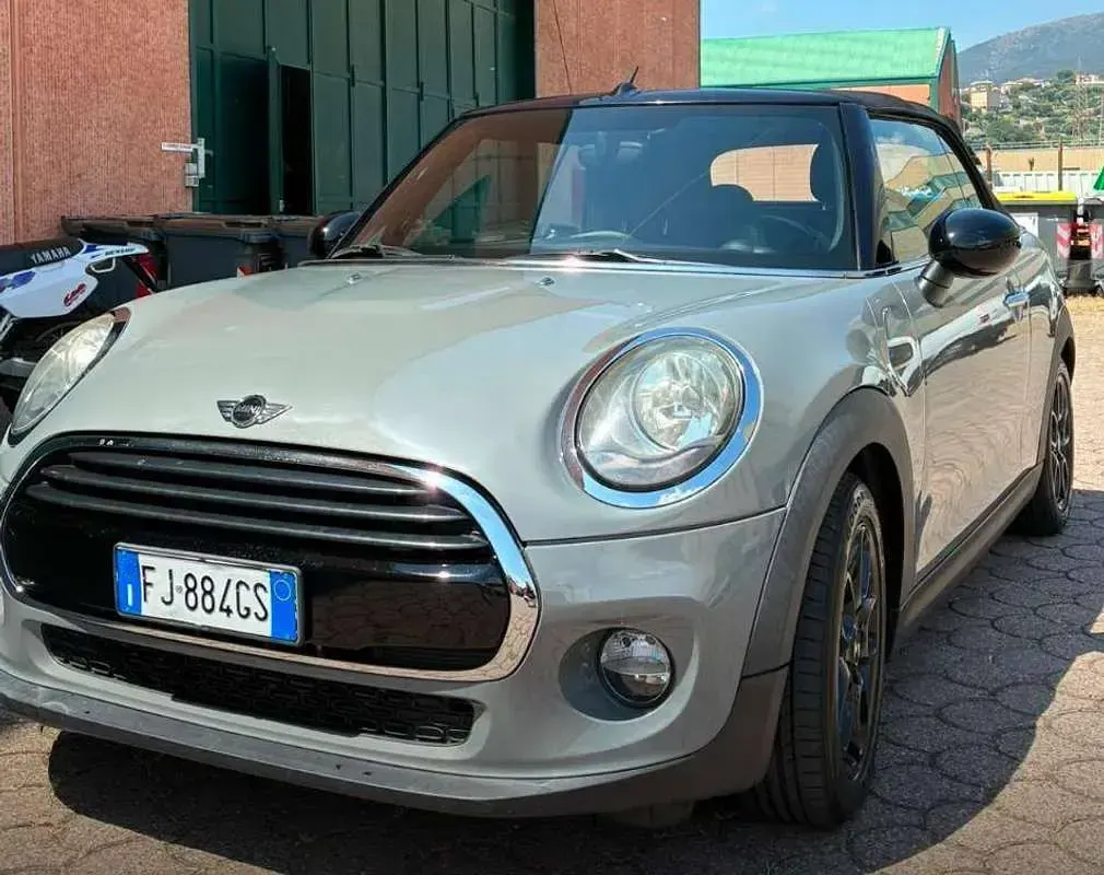 Usata Mini Cooper D Cabriolet 111 CV (81 kW) 2017 Grigio Cabrio