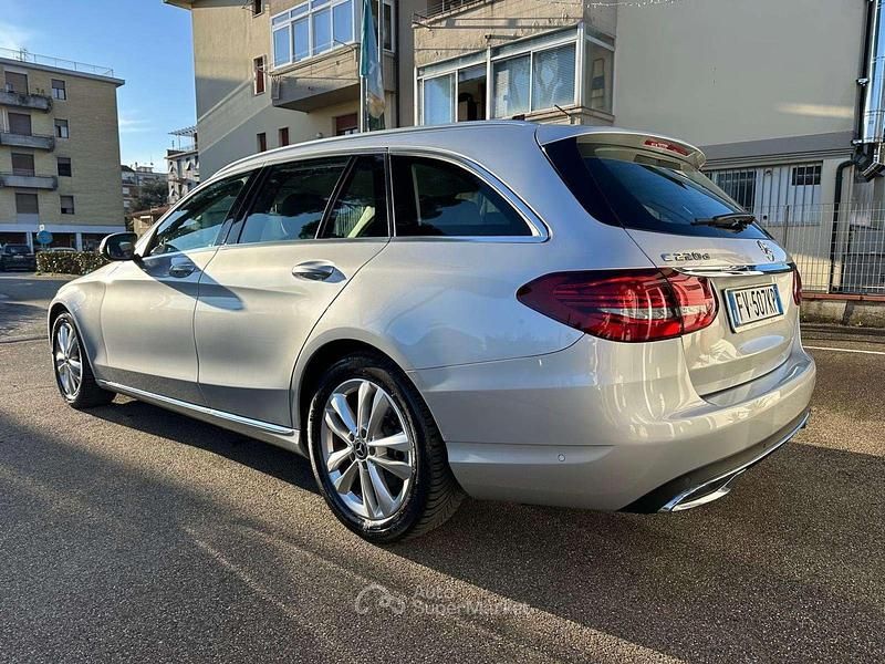 Usata Mercedes C220 Premium 194 CV (142 kW) 2019 Argento Station wagon
