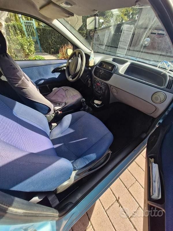 Usata Fiat Punto 60 CV (44 kW) 2001 Utilitaria