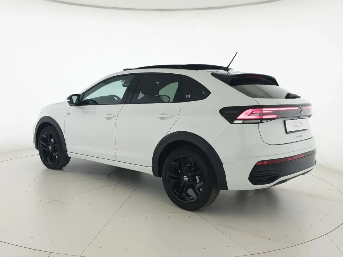 Nuova VW Taigo R-line Plus 150 CV (110 kW) 2026 Pure white deep black perlato SUV