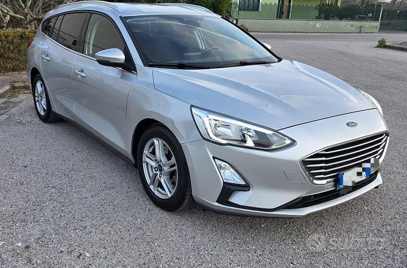 Usata Ford Focus Titanium 100 CV (73 kW) 2019 Grigio Station wagon