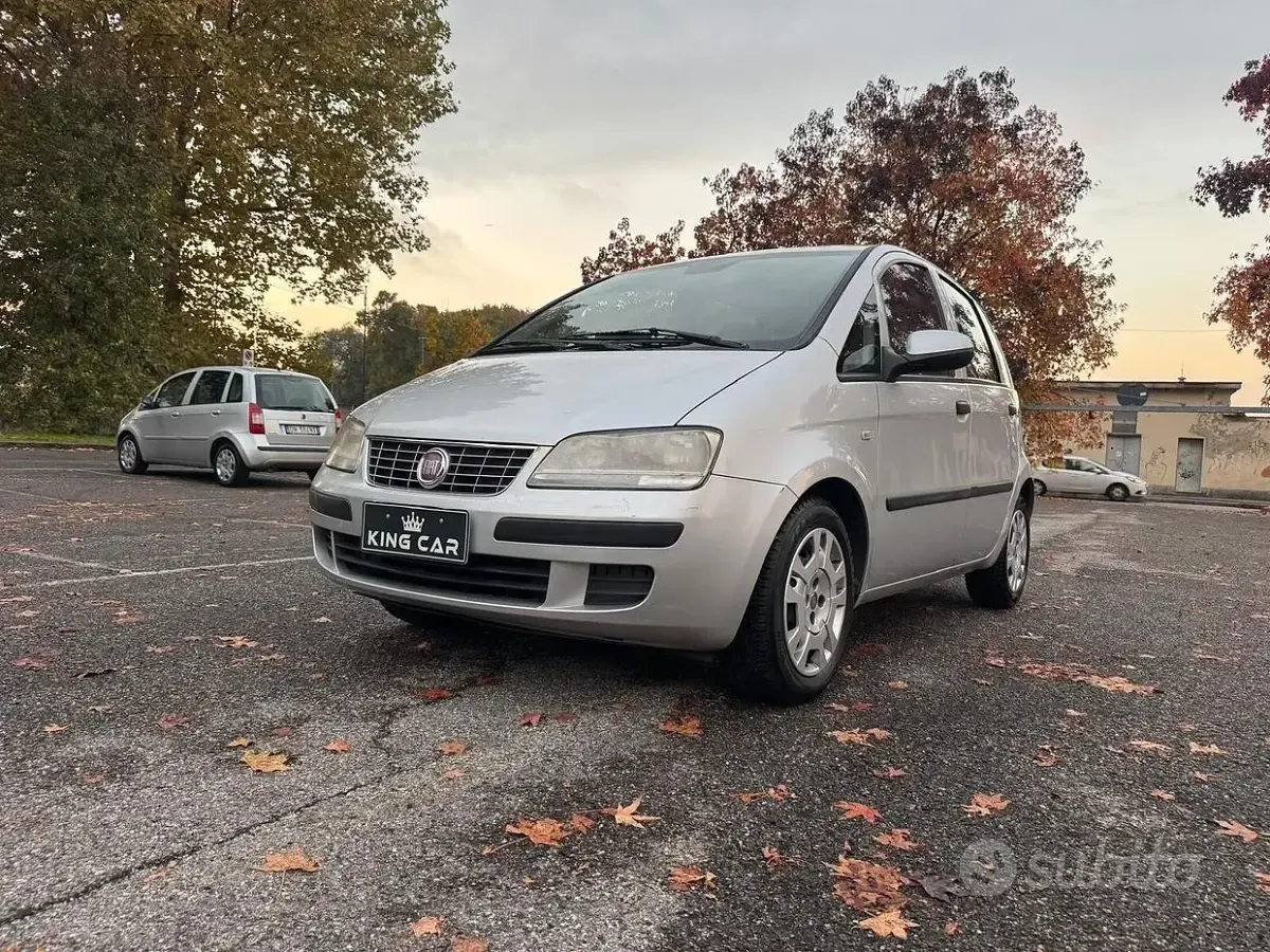 Usata Fiat Idea Emotion 95 CV (69 kW) 2011 Grigio Monovolume