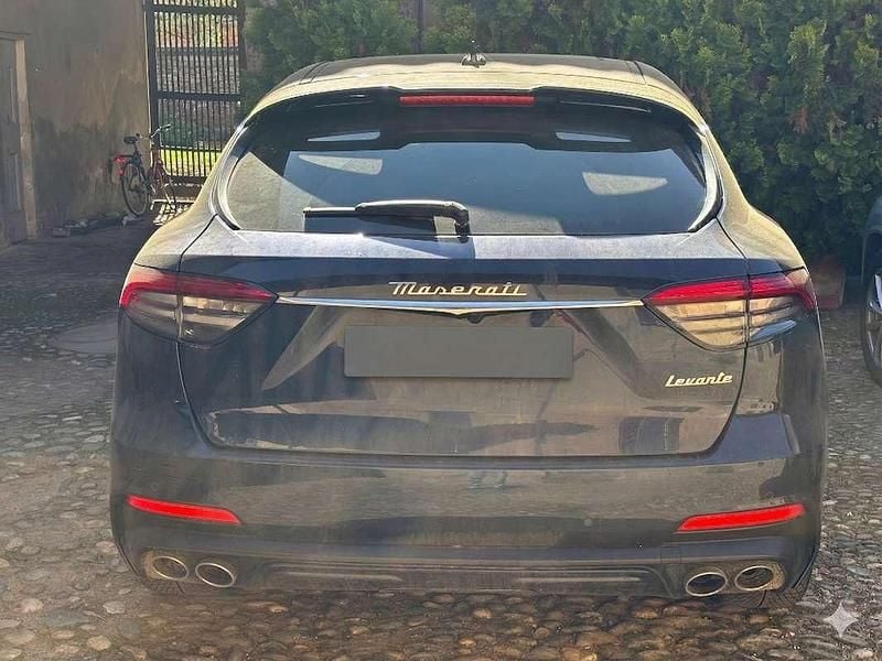 Usata Maserati Levante 349 CV (256 kW) 2021 Blu/azzurro SUV
