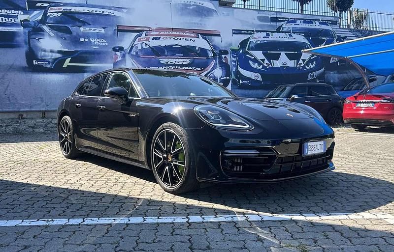 Nero Usata 2018 Porsche Panamera Executive Tre volumi | 53.000 € (Buon prezzo) - Immagine 1/4