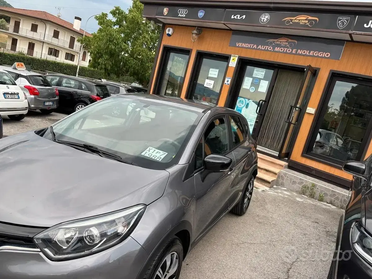 Usata Renault Captur Life 90 CV (66 kW) 2018 Grigio SUV