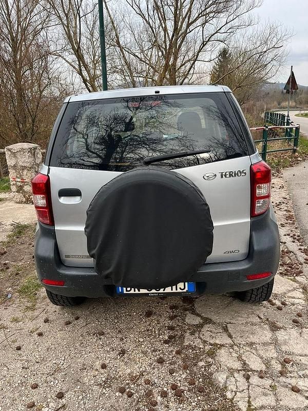 Usata Daihatsu Terios 2008 Grigio SUV