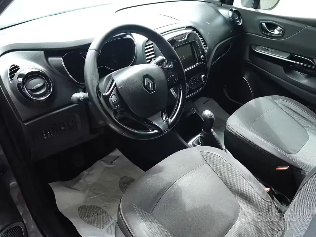 Usata Renault Captur 90 CV (66 kW) 2013 SUV