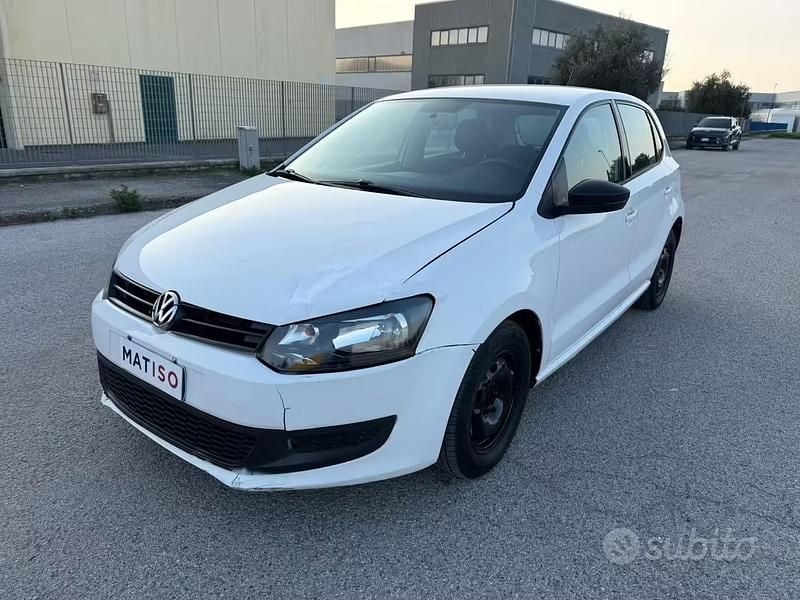 Usata VW Polo Trendline 82 CV (60 kW) 2011 Bianco Utilitaria