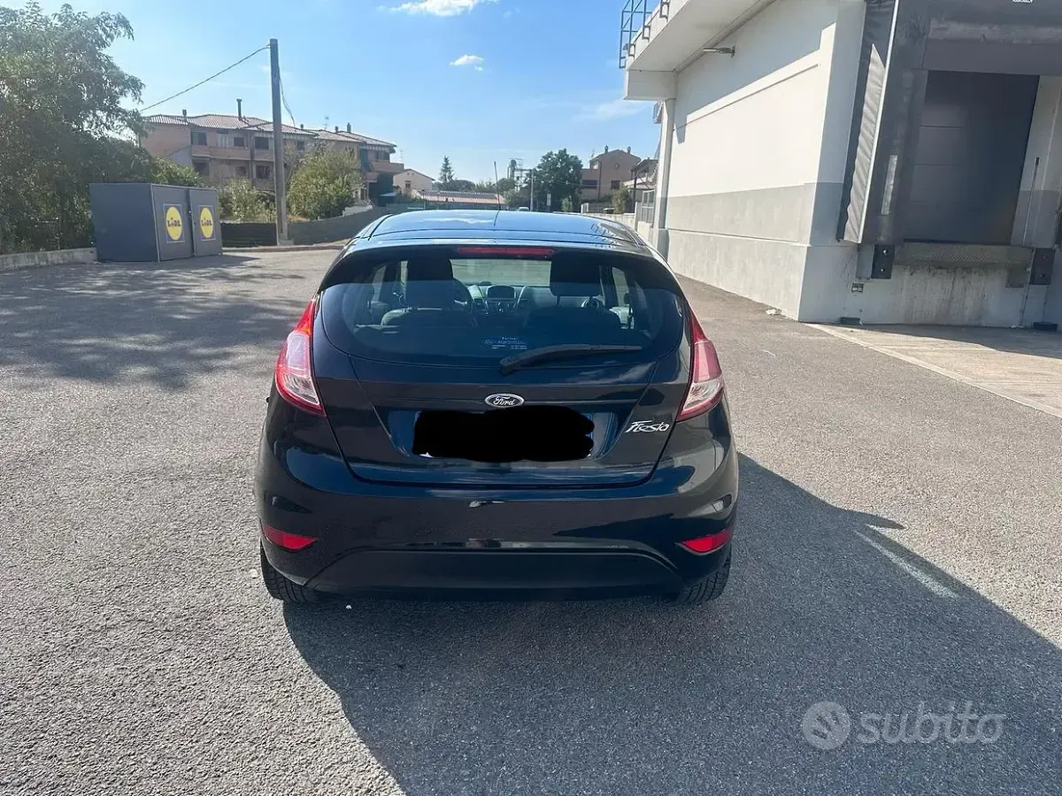 Usata Ford Fiesta 75 CV (55 kW) 2014 Nero Utilitaria