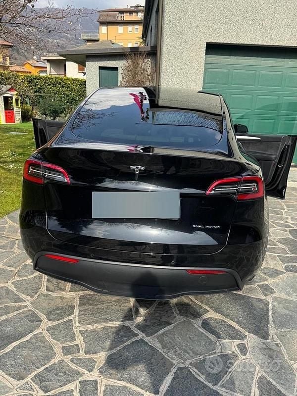 Usata Tesla Model Y 250 kW (340 CV) 2022 Nero SUV