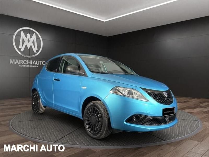 Usata Lancia Ypsilon Gold 69 CV (50 kW) 2020 Blu Utilitaria
