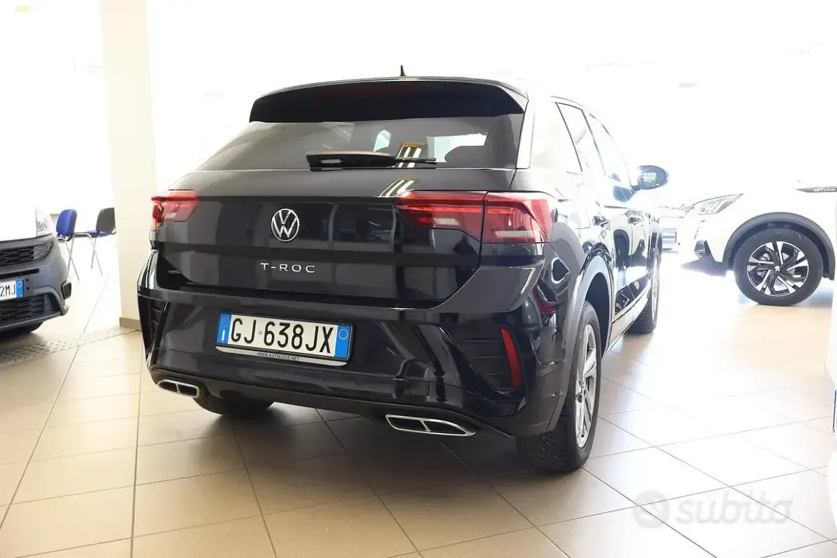 Usata VW T-Roc R-line 110 CV (80 kW) 2022 Nero SUV