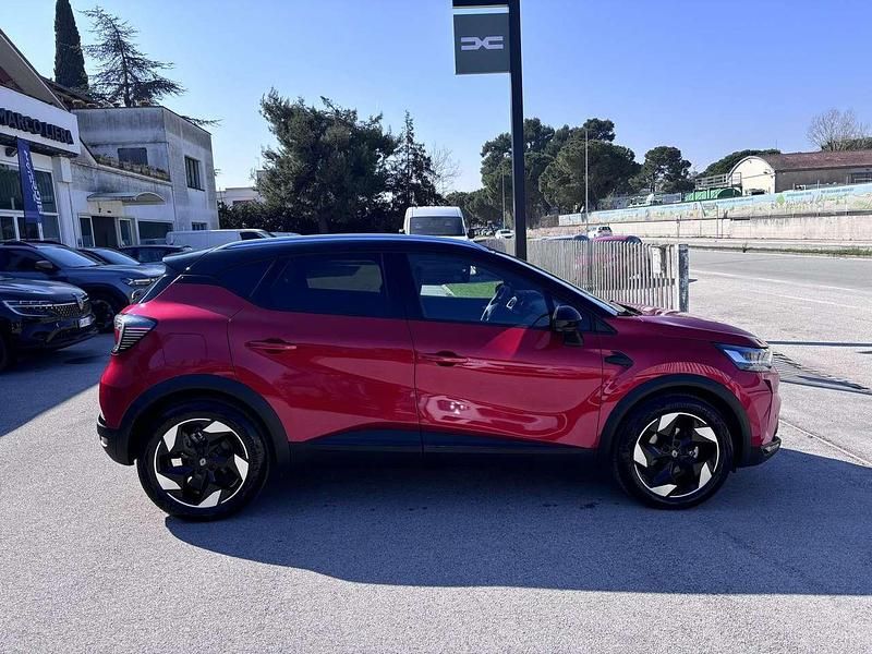 Usata Renault Captur Techno 101 CV (74 kW) 2025 Rosso SUV