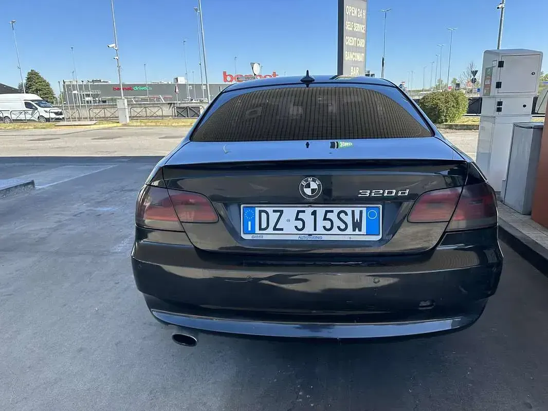 Usata BMW 320 177 CV (130 kW) 2009 Nero Coupé