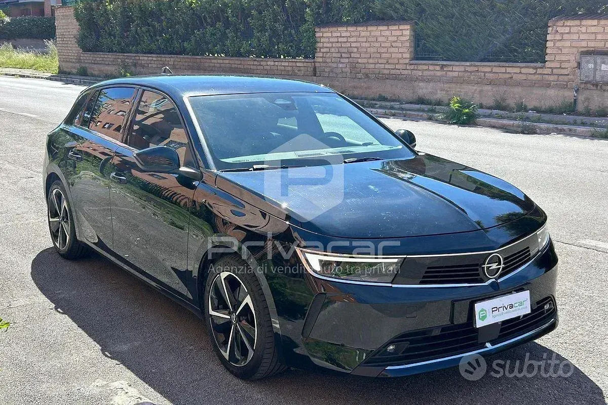 Usata Opel Astra Elegance 131 CV (96 kW) 2023 Nero Utilitaria