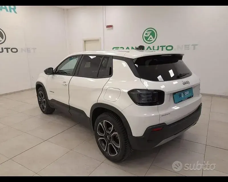 Usata Jeep Avenger Summit 101 CV (74 kW) 2024 Bianco SUV