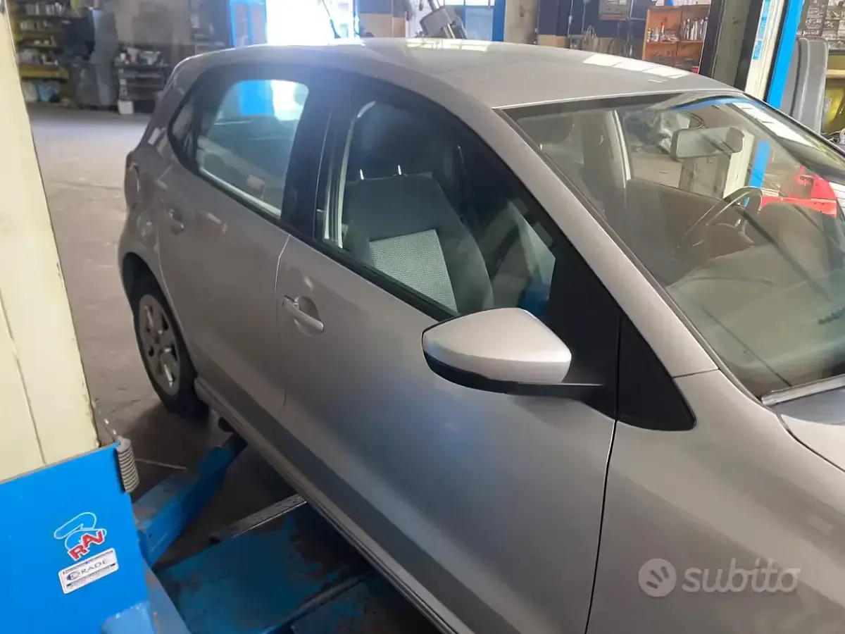 Usata VW Polo 64 CV (47 kW) 2012 Grigio Utilitaria