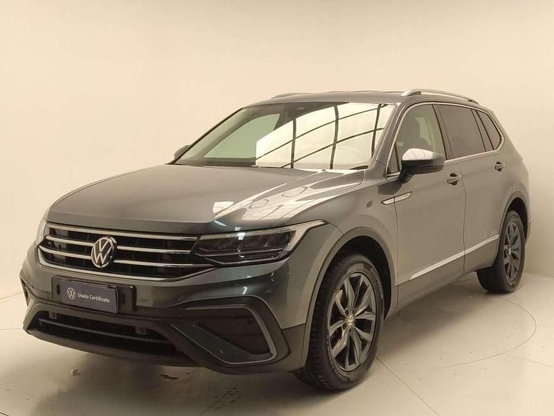 Usata VW Tiguan Allspace Life 150 CV (110 kW) 2022 Platinum grey SUV