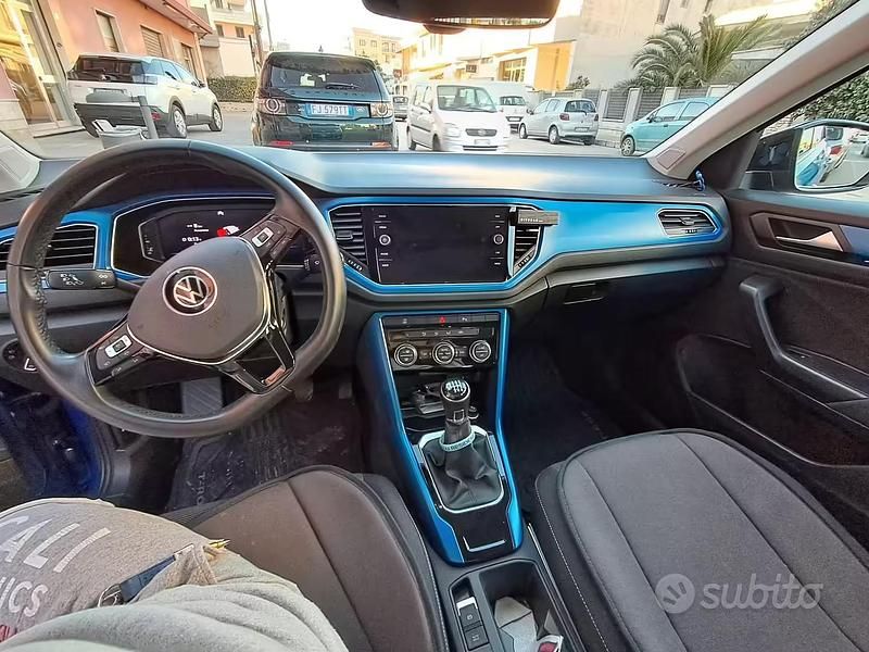 Usata VW T-Roc 110 CV (80 kW) 2021 Blu SUV
