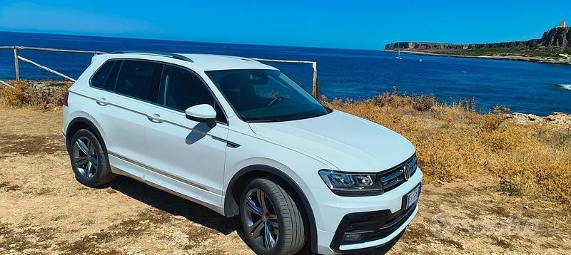 Usata VW Tiguan R-line 130 CV (95 kW) 2020 Bianco SUV