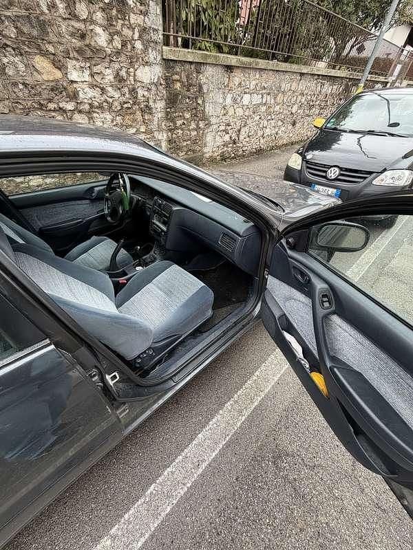 Usata Toyota Carina 116 CV (85 kW) 1993 Utilitaria