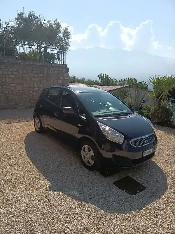Usata Kia Venga LX 90 CV (66 kW) 2011 Nero Utilitaria