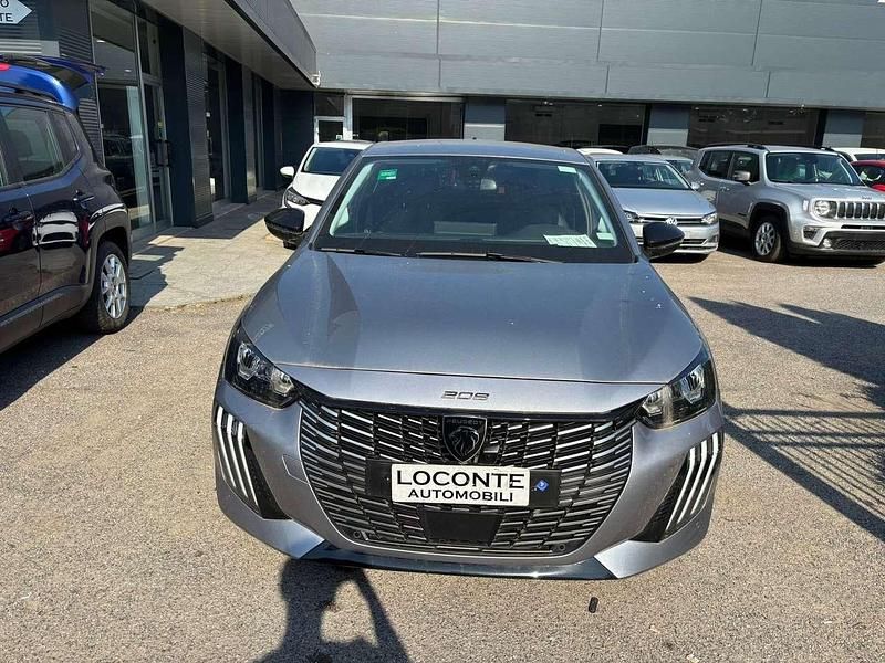 Usata Peugeot 208 Allure 101 CV (74 kW) 2024 Argento Utilitaria