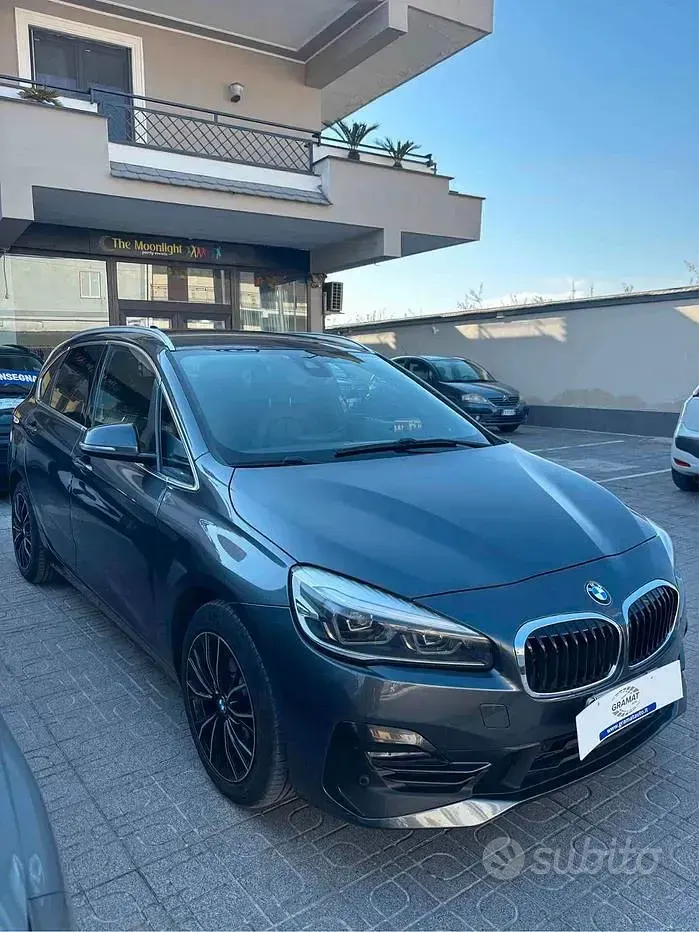 Usata BMW 218 Sport Line 151 CV (111 kW) 2018 Grigio Station wagon
