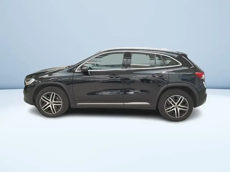 Usata Mercedes GLA200 150 CV (110 kW) 2022 Nero SUV