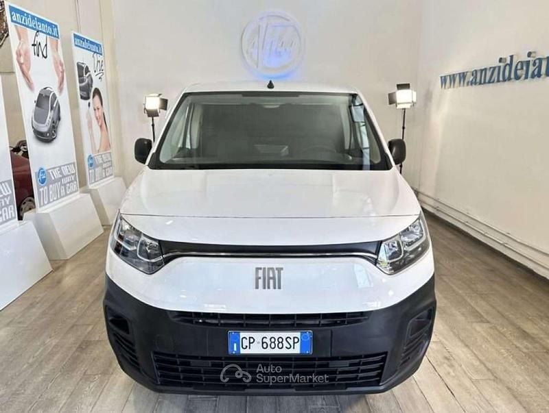 Usata Fiat Doblò 102 CV (75 kW) 2023 Bianco Monovolume