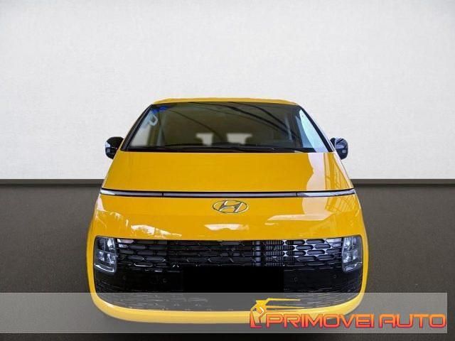Usata Hyundai Staria 177 CV (130 kW) 2024 Giallo Monovolume
