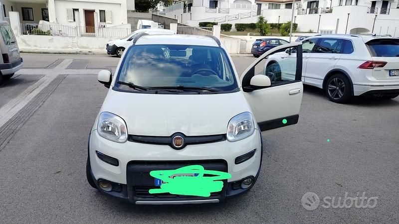 Gebraucht Fiat Panda 4x4 75 PS (55 kW) 2023 Weiß Kleinwagen