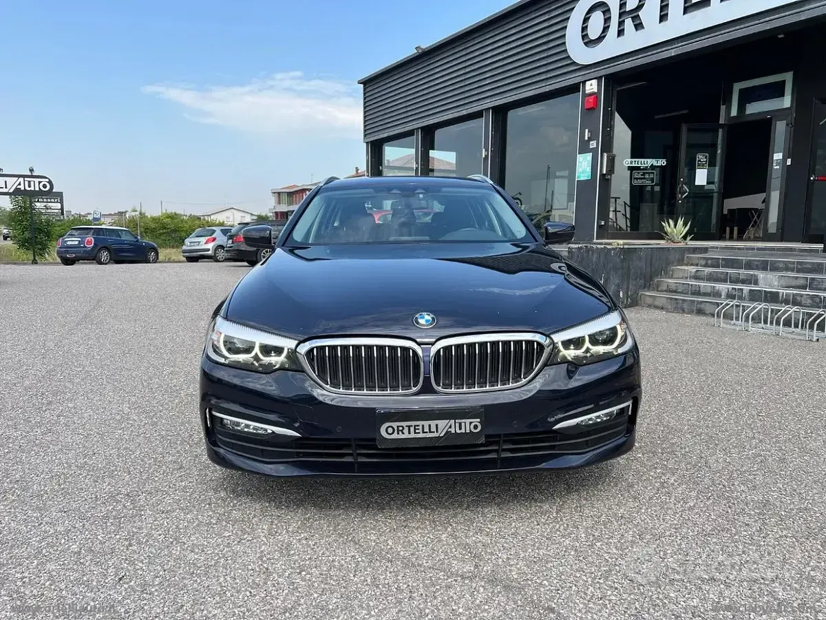 Usata BMW 530 Efficient Dynamics 265 CV (194 kW) 2018 Nero Station wagon