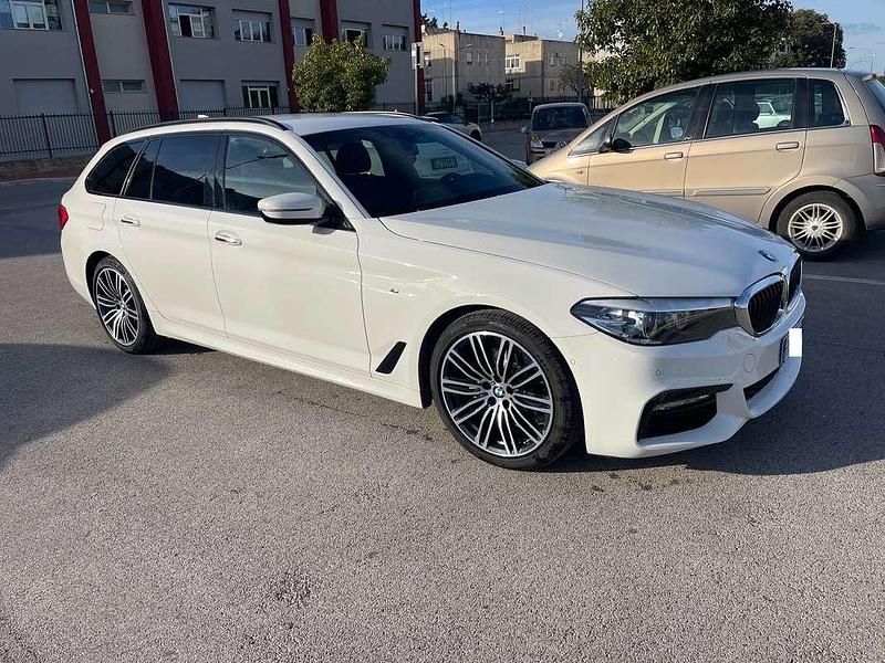 Bianco Usata 2018 BMW 520 M Sport Station wagon | 27.000 € (Molto cara) - Immagine 1/4