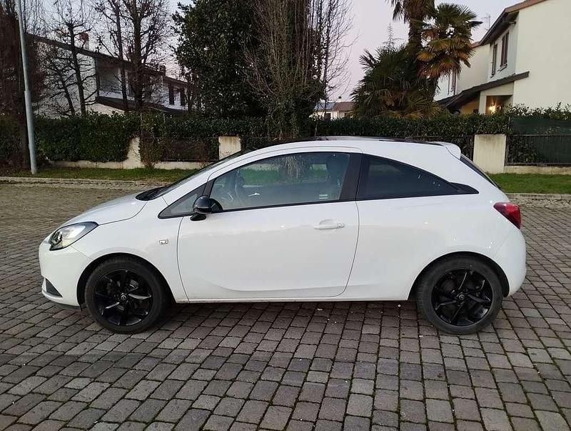Usata Opel Corsa 90 CV (66 kW) 2016 Bianco Berlina